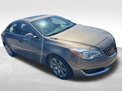 Used 2017 Buick Regal Premium w/ Driver Confidence Package #2 image 2
