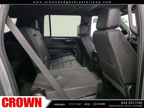 Used 2026 Chevrolet Suburban RST AWD/4WD image 14