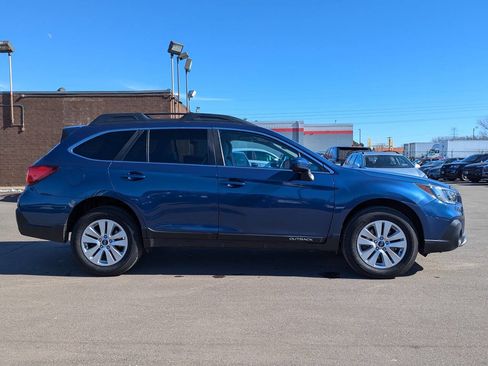Used 2019 Subaru Outback 2.5i Premium image 10