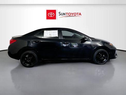 Used 2017 Toyota Corolla XSE image 2