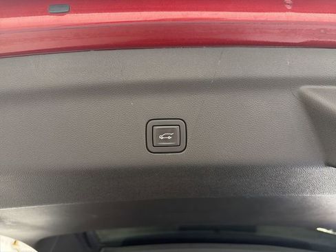 Used 2023 Chevrolet Suburban RST w/ Luxury Package image 17