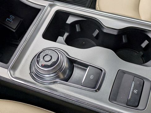 Used 2022 Ford Edge SEL w/ Convenience Package image 27