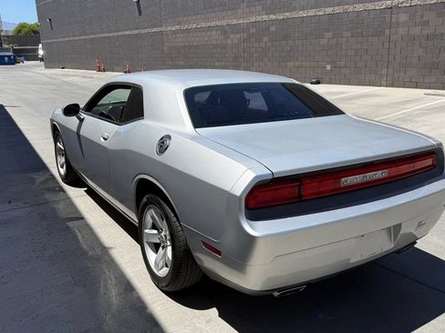 Used 2012 Dodge Challenger SXT RWD image 6
