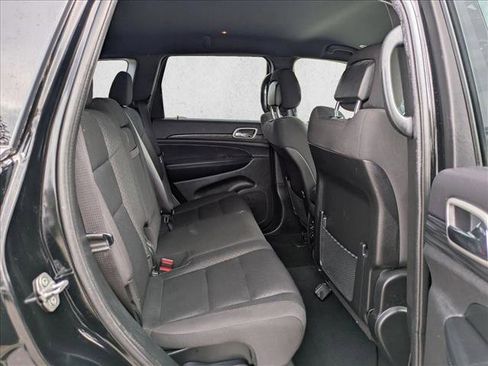 Used 2021 Jeep Grand Cherokee Laredo AWD/4WD image 25