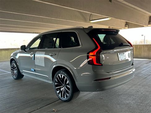 New 2026 Volvo XC90 B6 Plus w/ Protection Package Premier image 4