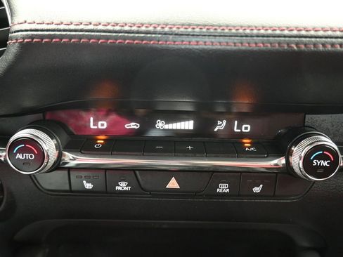 Used 2022 MAZDA MAZDA3 s image 19