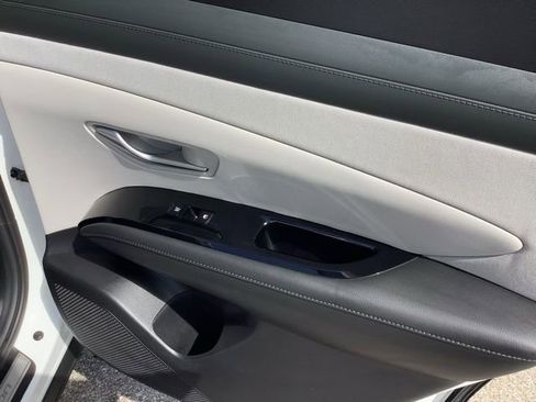 Used 2025 Hyundai Tucson Limited image 19