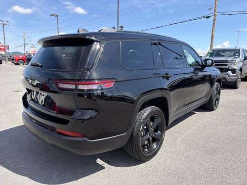 Used 2025 Jeep Grand Cherokee L Laredo AWD/4WD image 6