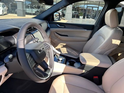 New 2025 Jeep Grand Cherokee L Limited image 11