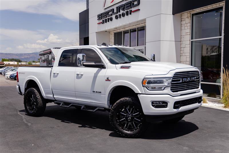 Used 2022 RAM 2500 Laramie AWD/4WD image 1