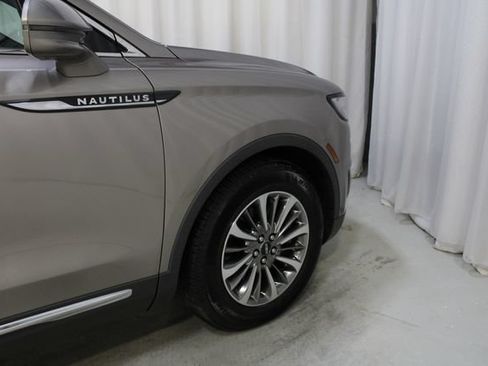 Used 2020 Lincoln Nautilus Premier w/ Equipment Group 101A AWD/4WD image 28