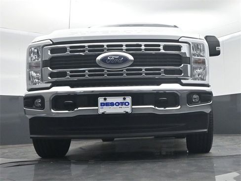 Used 2025 Ford F350 XLT image 47