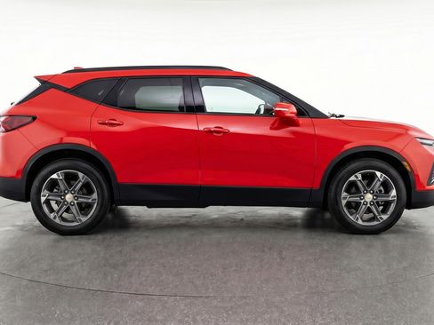 Used 2025 Chevrolet Blazer LT image 11