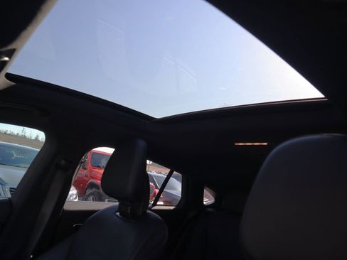 Used 2025 Mercedes-Benz GLC 300 4MATIC image 13