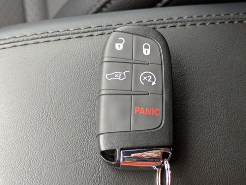 New 2026 Jeep Compass Latitude w/ Sun and Sound Group AWD/4WD image 30