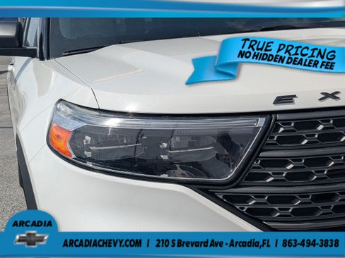 Used 2023 Ford Explorer XLT w/ Equipment Group 202A RWD image 10