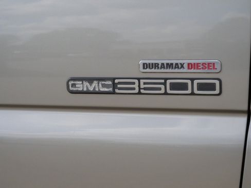 Used 2001 GMC Sierra 3500 4x4 Extended Cab image 35