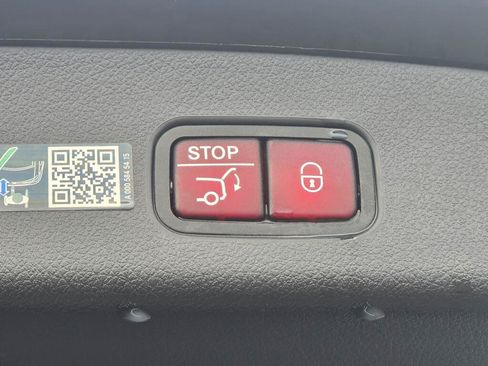 Used 2023 Mercedes-Benz GLC 300 4MATIC image 23