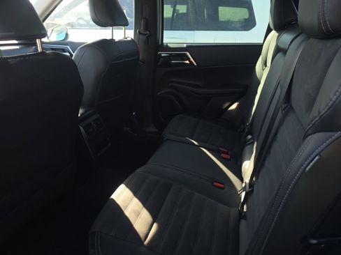 Used 2023 Mitsubishi Outlander SE AWD/4WD image 4