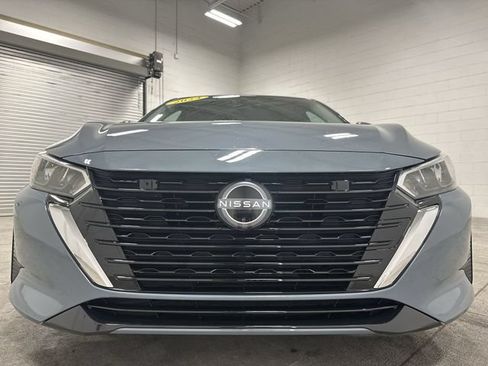 Used 2024 Nissan Altima 2.5 SR FWD image 10