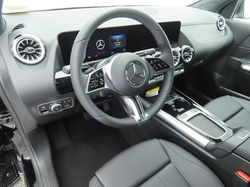 Certified 2025 Mercedes-Benz GLA 250 image 9