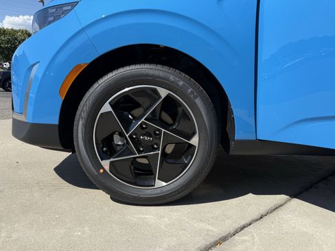 New 2025 Kia Soul EX image 17