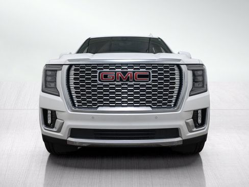 Used 2022 GMC Yukon XL Denali w/ Denali Premium Package AWD/4WD image 2