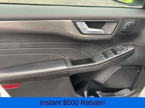 Used 2022 Ford Escape Titanium image 15