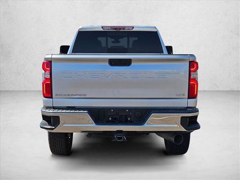 Used 2021 Chevrolet Silverado 2500 LTZ w/ LTZ Convenience Package AWD/4WD image 5