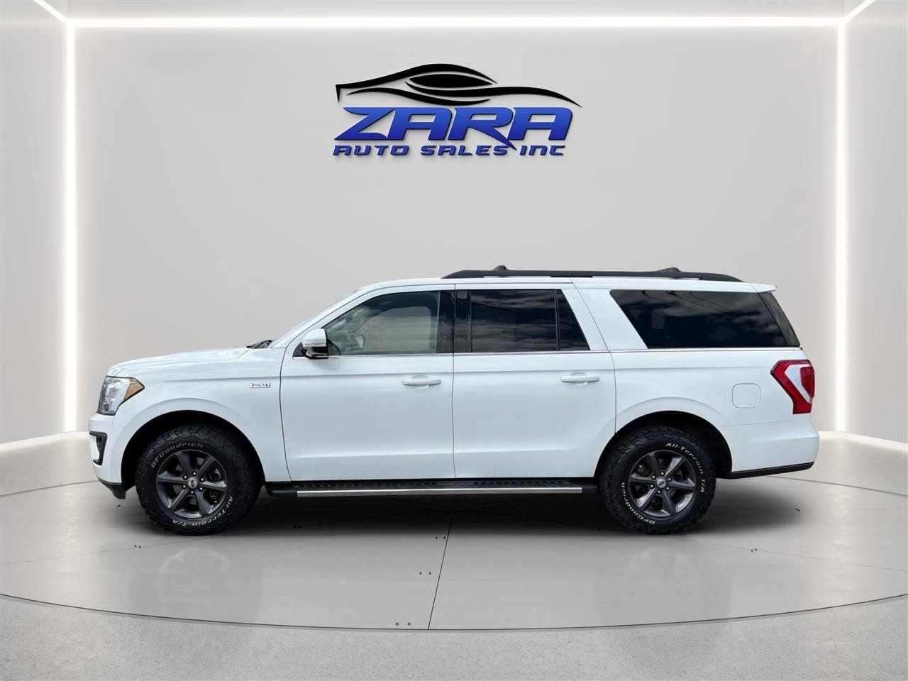 Used 2020 Ford Expedition Max XLT w/ Equipment Group 202A AWD/4WD image 4