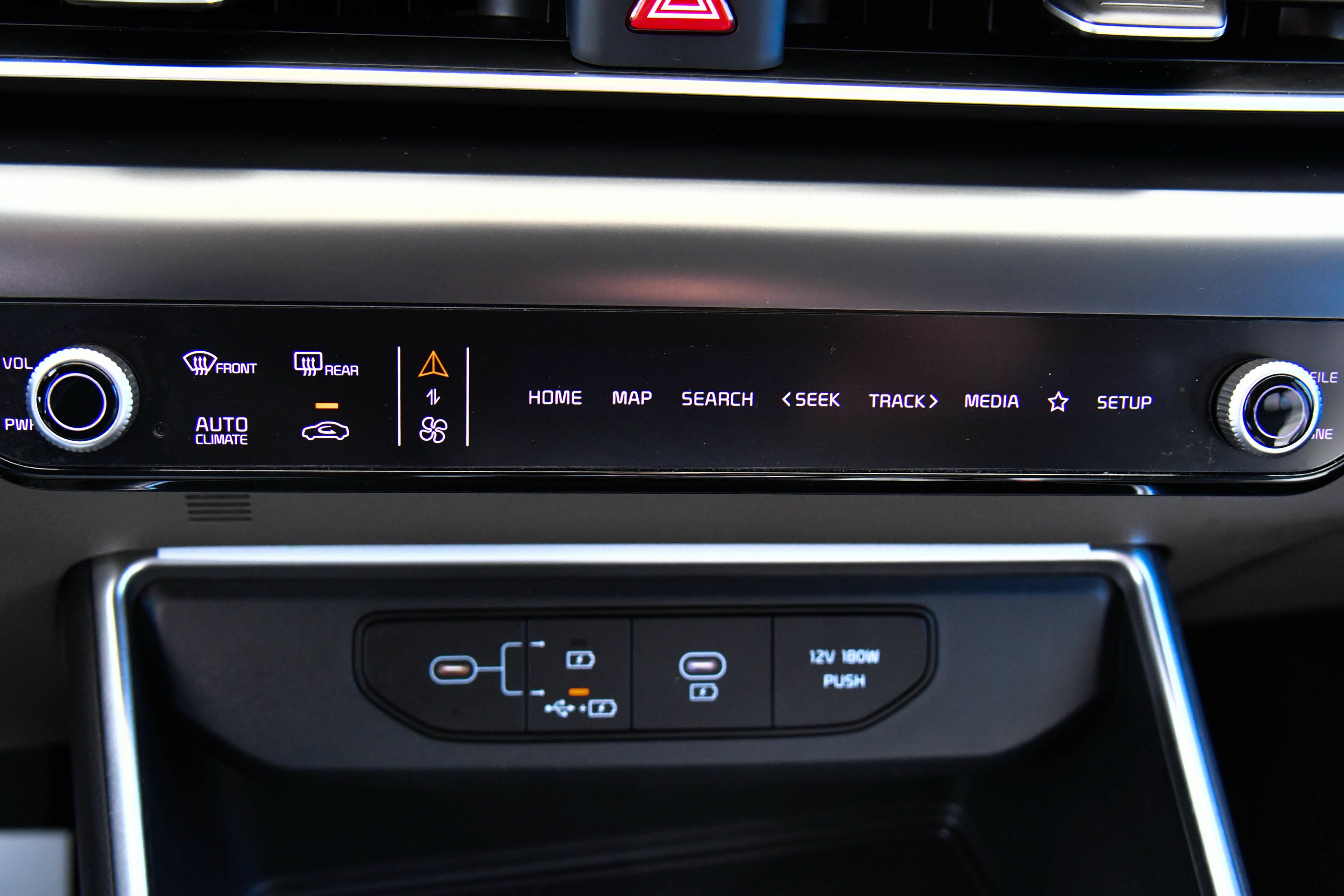Used 2025 Kia Carnival FWD image 26