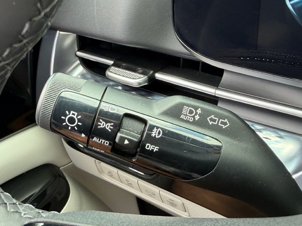 Used 2024 Kia Carnival SX Prestige FWD image 37