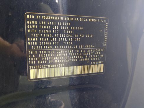 Used 2021 Volkswagen Tiguan SE w/ Panoramic Sunroof Package image 33