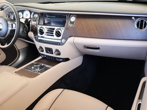 Certified 2019 Rolls-Royce Wraith RWD image 24