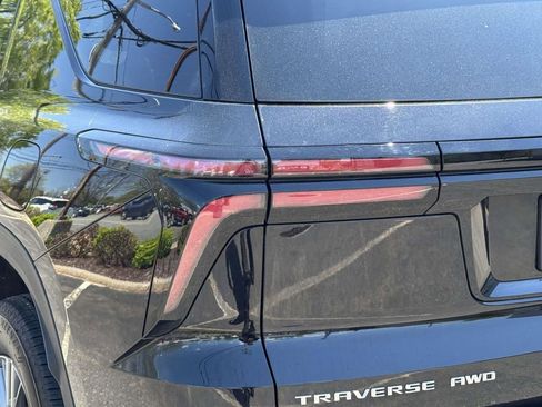 Used 2026 Chevrolet Traverse LT w/ Driver Confidence Package AWD/4WD image 13