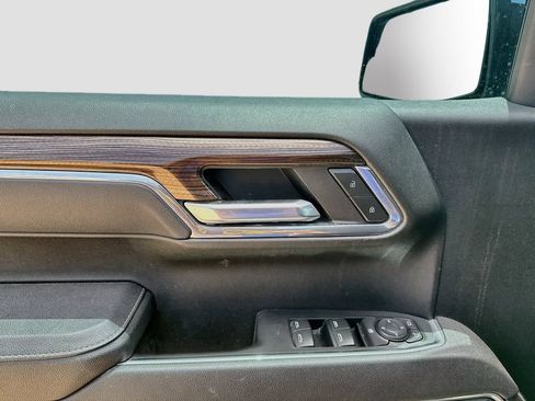 Used 2025 Chevrolet Silverado 1500 LT w/ LPO, Liner Protection Package RWD image 9
