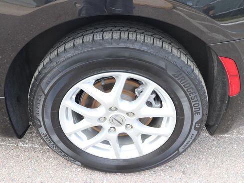 Used 2022 Chrysler Voyager LX FWD image 23