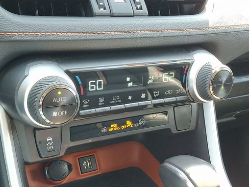 Used 2024 Toyota RAV4 Adventure image 17