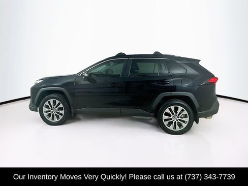 Used 2022 Toyota RAV4 XLE Premium FWD image 4