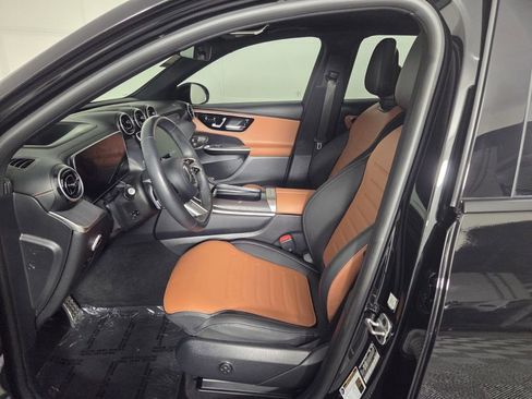 Used 2023 Mercedes-Benz GLC 300 image 9