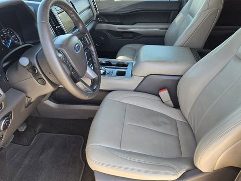 Used 2019 Ford Expedition XLT w/ Equipment Group 202A RWD image 14