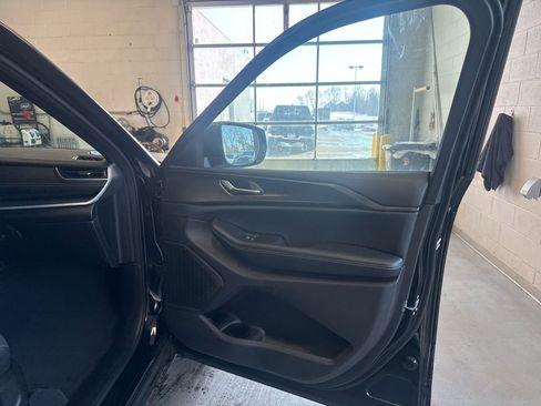 New 2025 Jeep Grand Cherokee Laredo w/ Luxury Tech Group I image 44