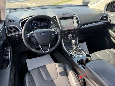 Used 2018 Ford Edge Titanium w/ Equipment Group 302A AWD/4WD image 12