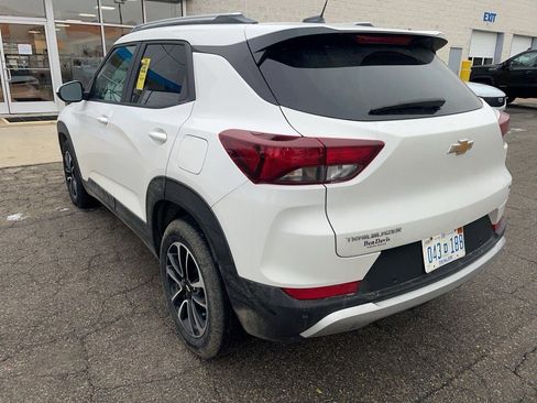 Certified 2025 Chevrolet TrailBlazer LT w/ Convenience Package image 9
