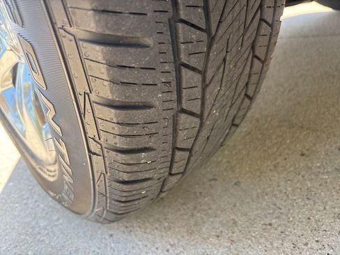 Used 2018 Chevrolet Suburban Premier image 25