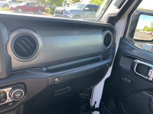 Used 2023 Jeep Wrangler Unlimited w/ Cold Weather Group AWD/4WD image 25