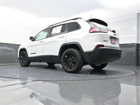 Used 2023 Jeep Cherokee Altitude Lux image 27