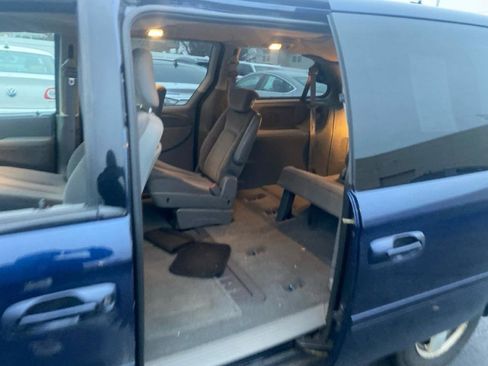 Used 2006 Dodge Grand Caravan SXT image 11