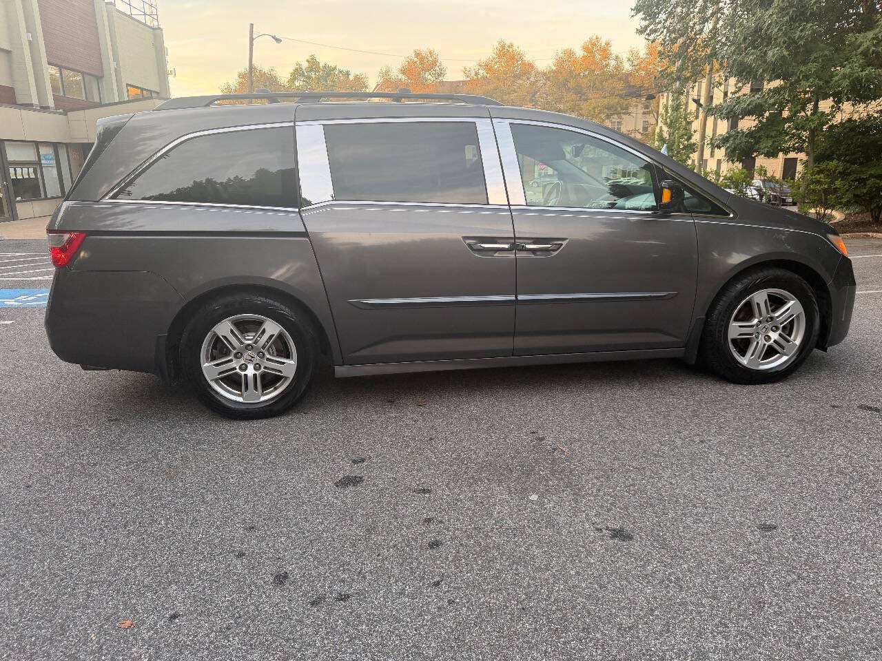 Used 2012 Honda Odyssey Touring image 5
