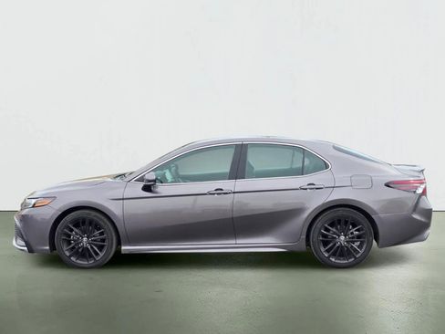 Used 2024 Toyota Camry XSE FWD image 3